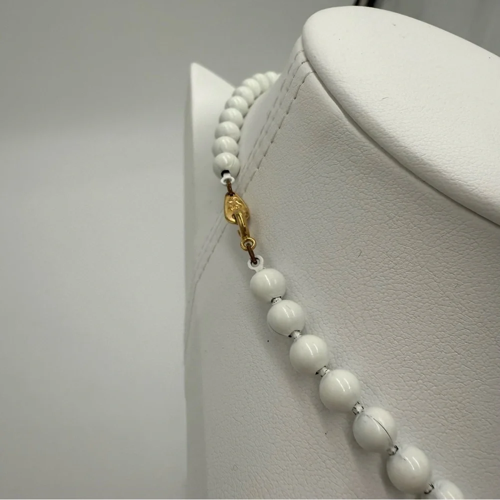 Vintage Oops A Daisy White Metal Bead Long Necklace